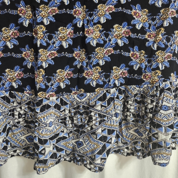 LIKE NEW Celestial Blue top small - Picture 6 of 8